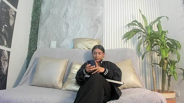 Pertunjukan Kamera Web LesliePetit