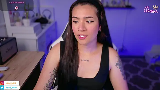 XXX chat uživo modela ImLui_lu