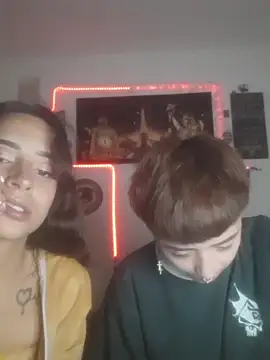 AlexxaAndRileyyのライブXXXチャット