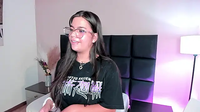 VaiaLowell 现场XXX聊天