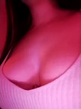 Squirt_pussyy 网络视讯表演