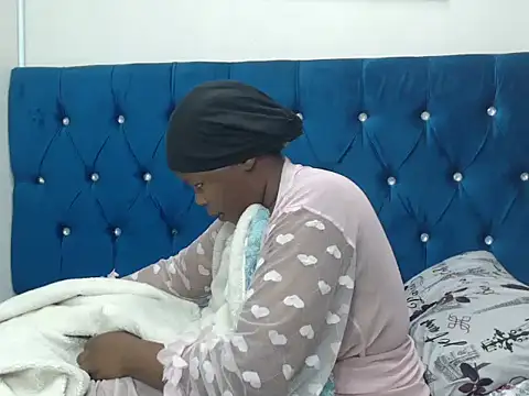 SexyDarkLadyXxx Adlı Modelin Canlı XXX Sohbeti