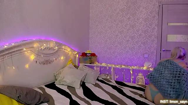 LillyMoure_ Adlı Modelin Canlı XXX Sohbeti