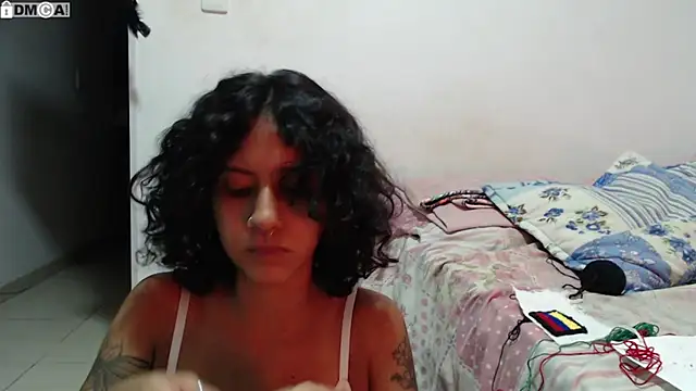 AlinaWoolf_'s Live XXX Chat