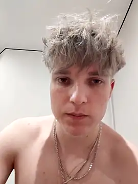 And25bn: απευθείας συνομιλία ΧΧΧ