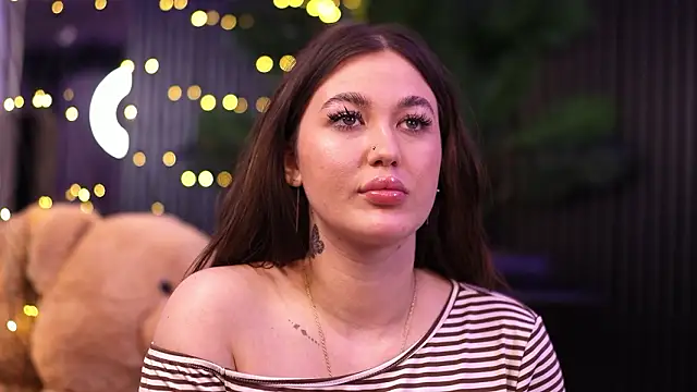 AkaliLuna Chat XXX in diretta