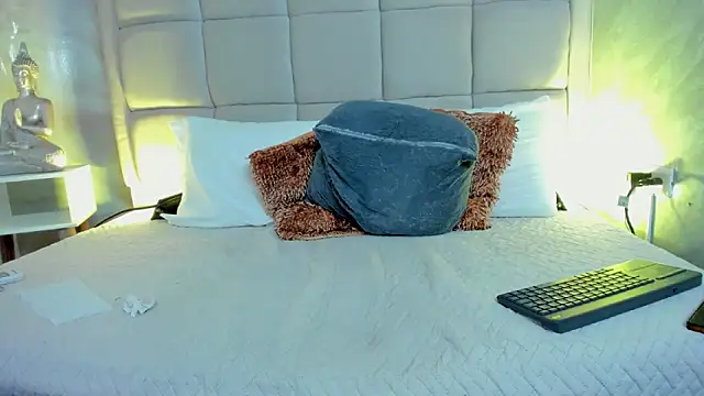 Hecatee_77: απευθείας συνομιλία ΧΧΧ