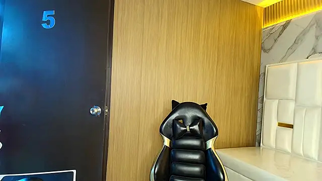 Zarath_tf: онлайн-секс-чат