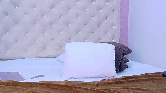 Mia-Monroe Live XXX Chat