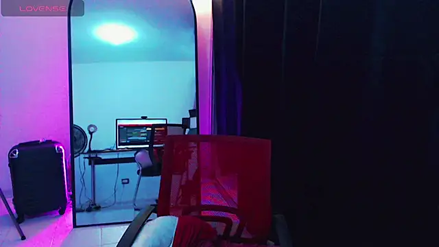 dark_sailent Adlı Modelin Canlı XXX Sohbeti