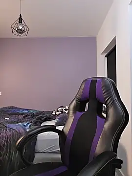 MiaRides19's Live XXX Chat