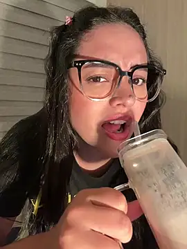 Chat XXX en directo de kenndall_21