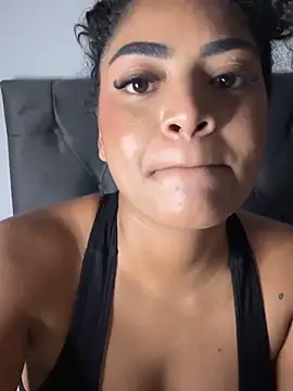 Carlymonroee_ Chat XXX in diretta