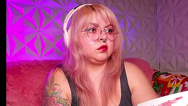 Satyn_doll Chat XXX in diretta