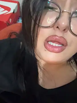 MileyGia – Naživo XXX chat