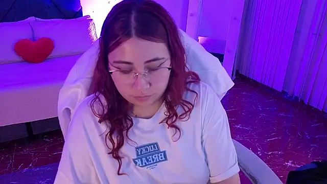 littlee_red Adlı Modelin Canlı XXX Sohbeti