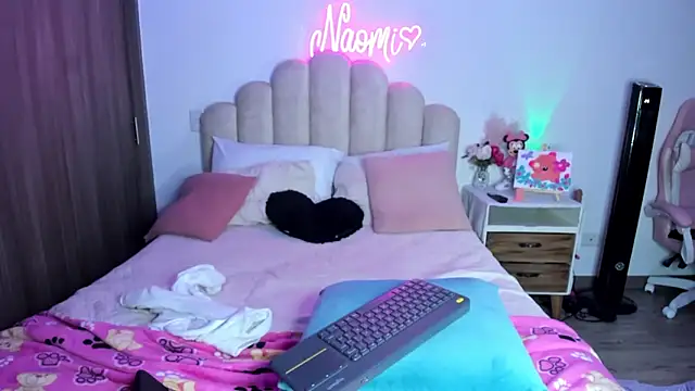 دردشة NaomiAsha الجنسية المباشرة