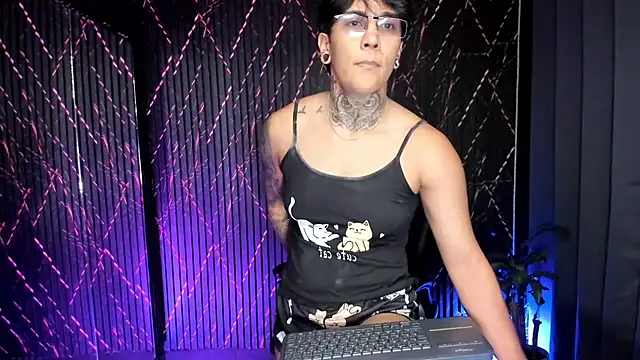 ZhoeStrong Live XXX-Chat