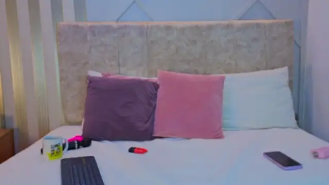 Chatroom XXX en direct de Tayra_Pradit