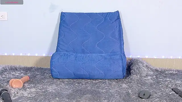 NymzieLorenn Live XXX chat