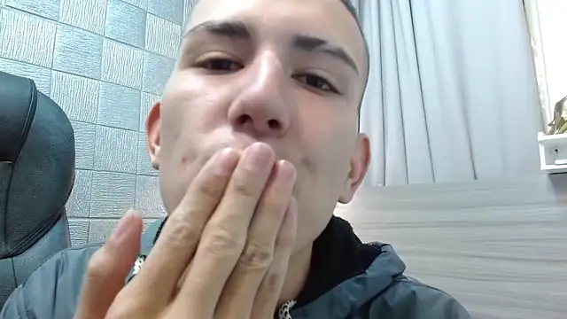 JackSwan18's Live XXX Chat