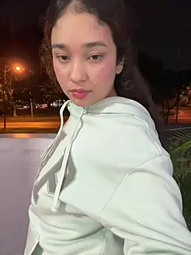 lana_rousse01 Adlı Modelin Canlı XXX Sohbeti