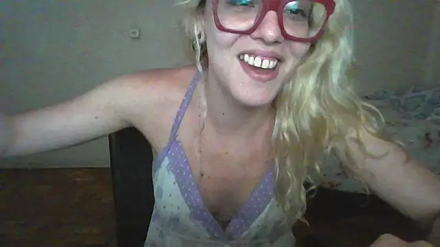 BlondieTami: онлайн-секс-чат