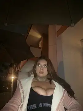 EmilyMoore_PinkのライブXXXチャット