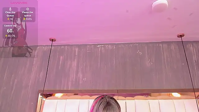 Foxxy_Doll Adlı Modelin Canlı XXX Sohbeti