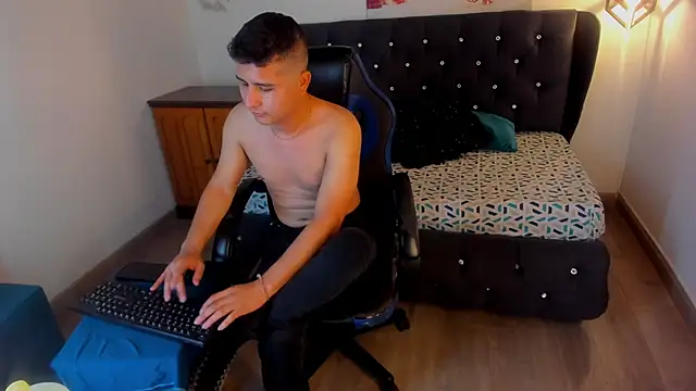 Pokazy przed kamerką – Jasper_CRISO