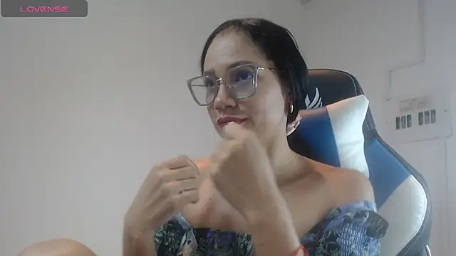 KittyKardy 现场XXX聊天