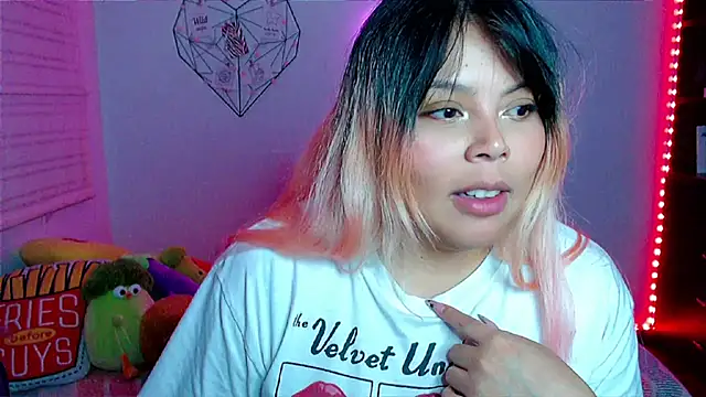 EllieMoonX Live XXX-chat