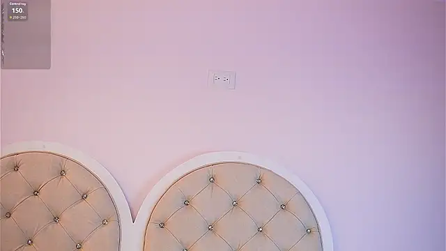 Chat +18 de caroline_adams_ ao vivo