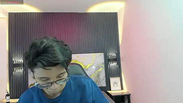 SantiagoRusso18 即時 XXX 聊天