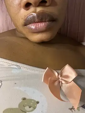 _yisela_'s Webcam Show