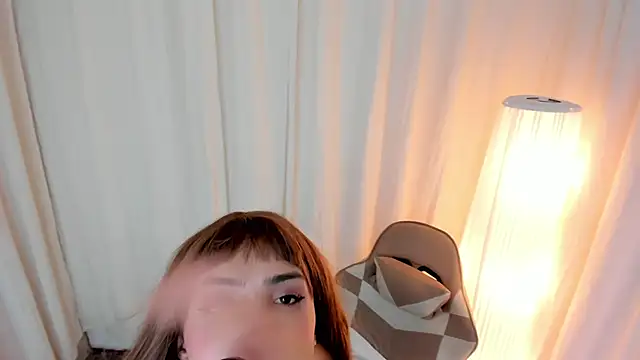 simone_sky's Live XXX Chat