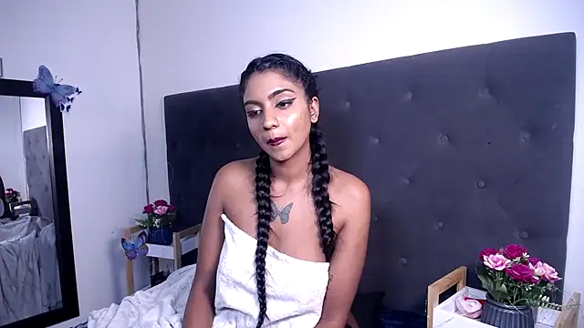 Delilah_Blazee élő XXX-chatje
