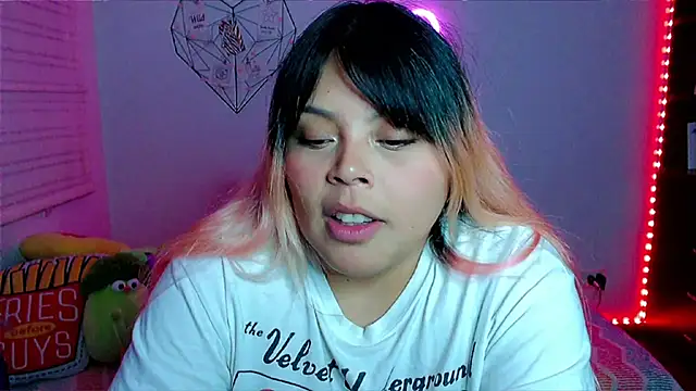 Chat XXX en directo de EllieMoonX