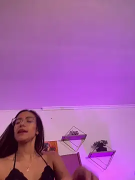 elegant__rouse Adlı Modelin Canlı XXX Sohbeti