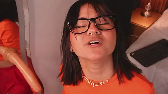 Онлайн чат XXX Ivi_Aiko