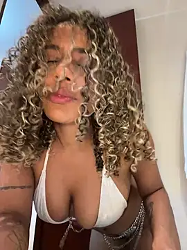 BelkajのライブXXXチャット