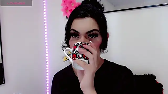 Pokazy przed kamerką – NathalialLooes