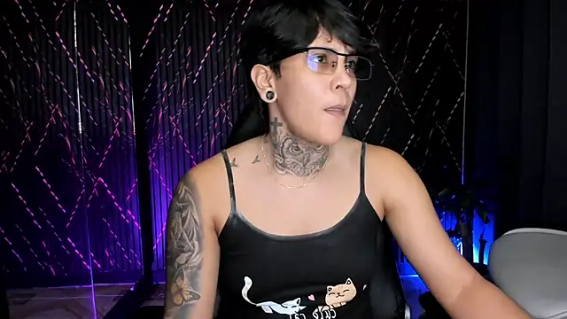 ZhoeStrong: онлайн-секс-чат