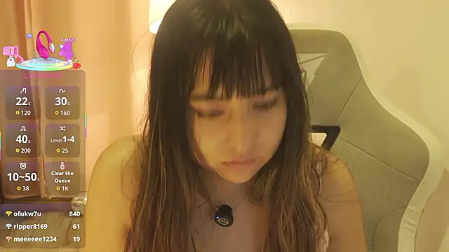 EmmitaGarcia élő XXX-chatje