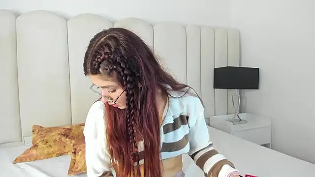 Chatroom XXX en direct de AnnyCherry_