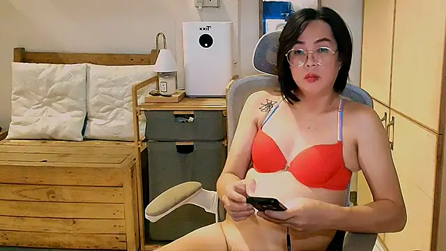 mori-liciousxxx élő XXX-chatje