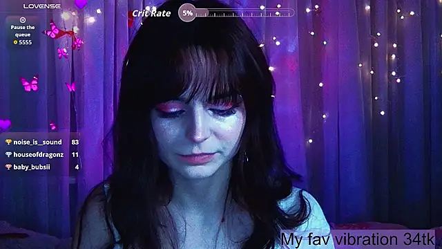 ArianaLight: διαδικτυακό σόου στην κάμερα