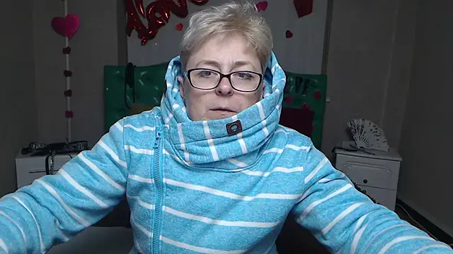 Онлайн чат XXX EmiliaGree