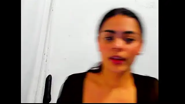 Chatroom XXX en direct de Antonella_Gomez22