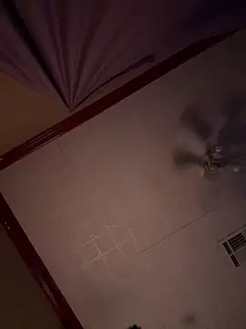 Tamiii420 现场XXX聊天